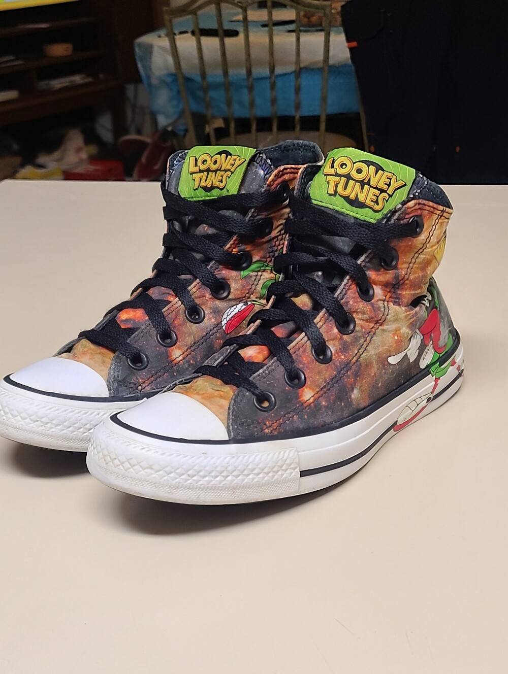 Converse X Marvin The Martian CTAS hi Looney Tunes sneakers size 7
